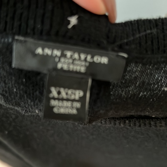 Ann Talor, XXSP, 40% Rayon Casual/Work Soft Warm Blouse. Dry Cleaned. - Picture 2 of 4